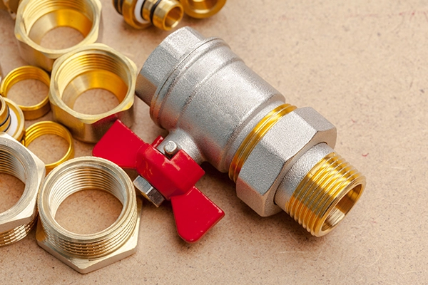 Accesorios Fontanero Valencia con válvula y racores de latón para instalaciones
