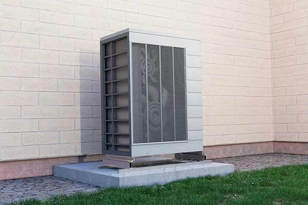 Aerotermia Valencia con bomba de calor instalada en exterior de vivienda